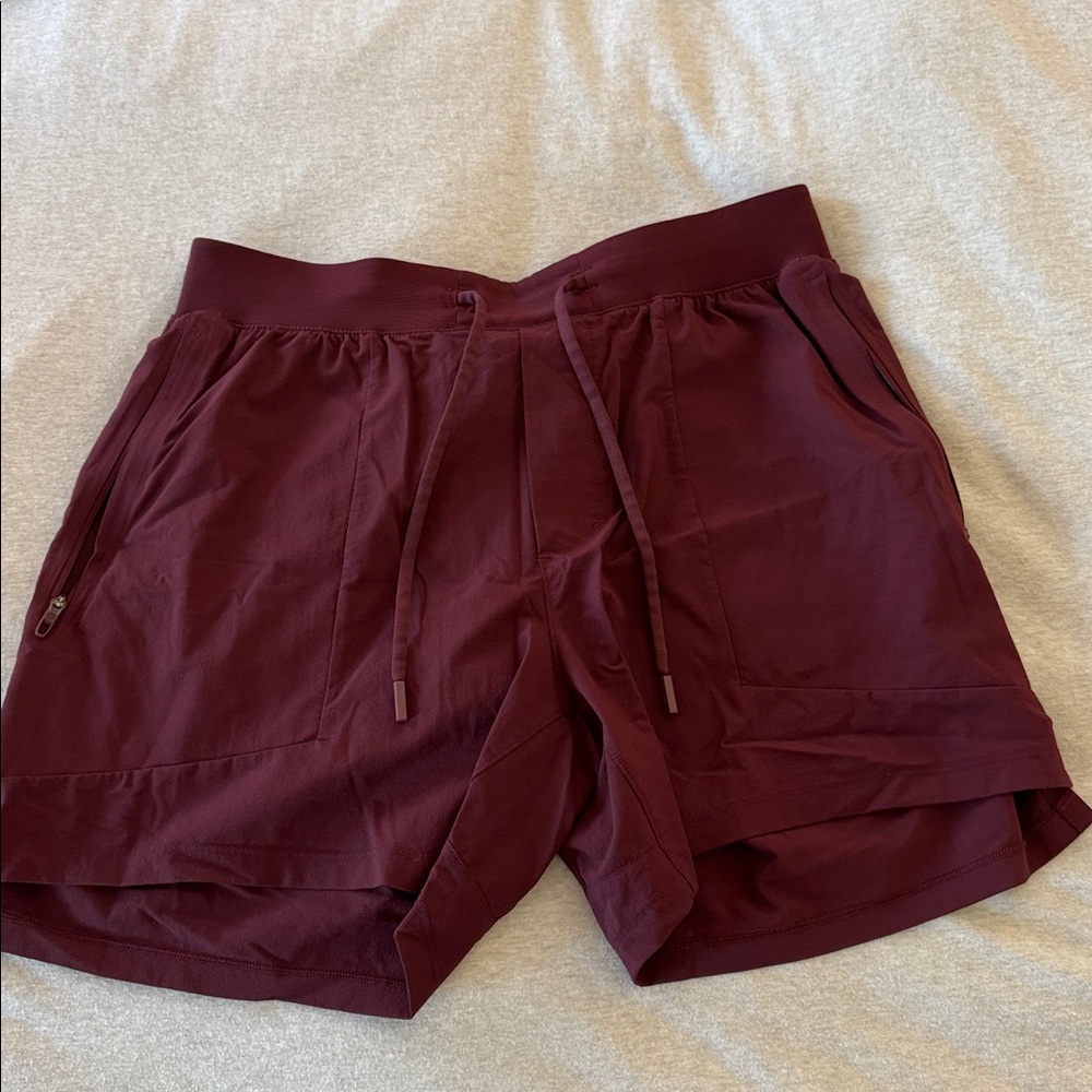Lululemon Mens License to Train Short Size M Athletic Workout 3 excellent cond - Picture 7 of 8